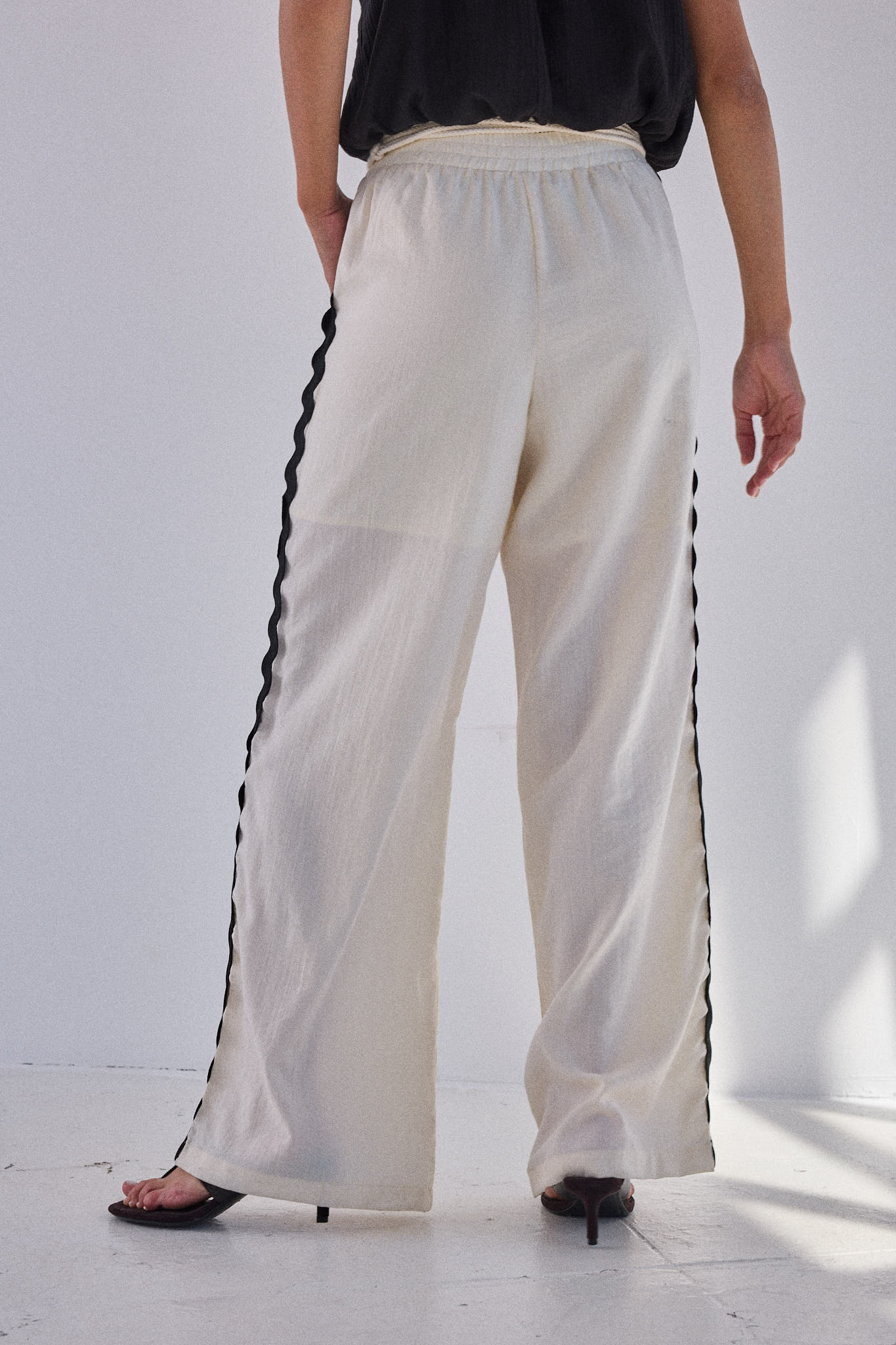 TESA - Ecru Flowy Trousers & Black Wave Stripe