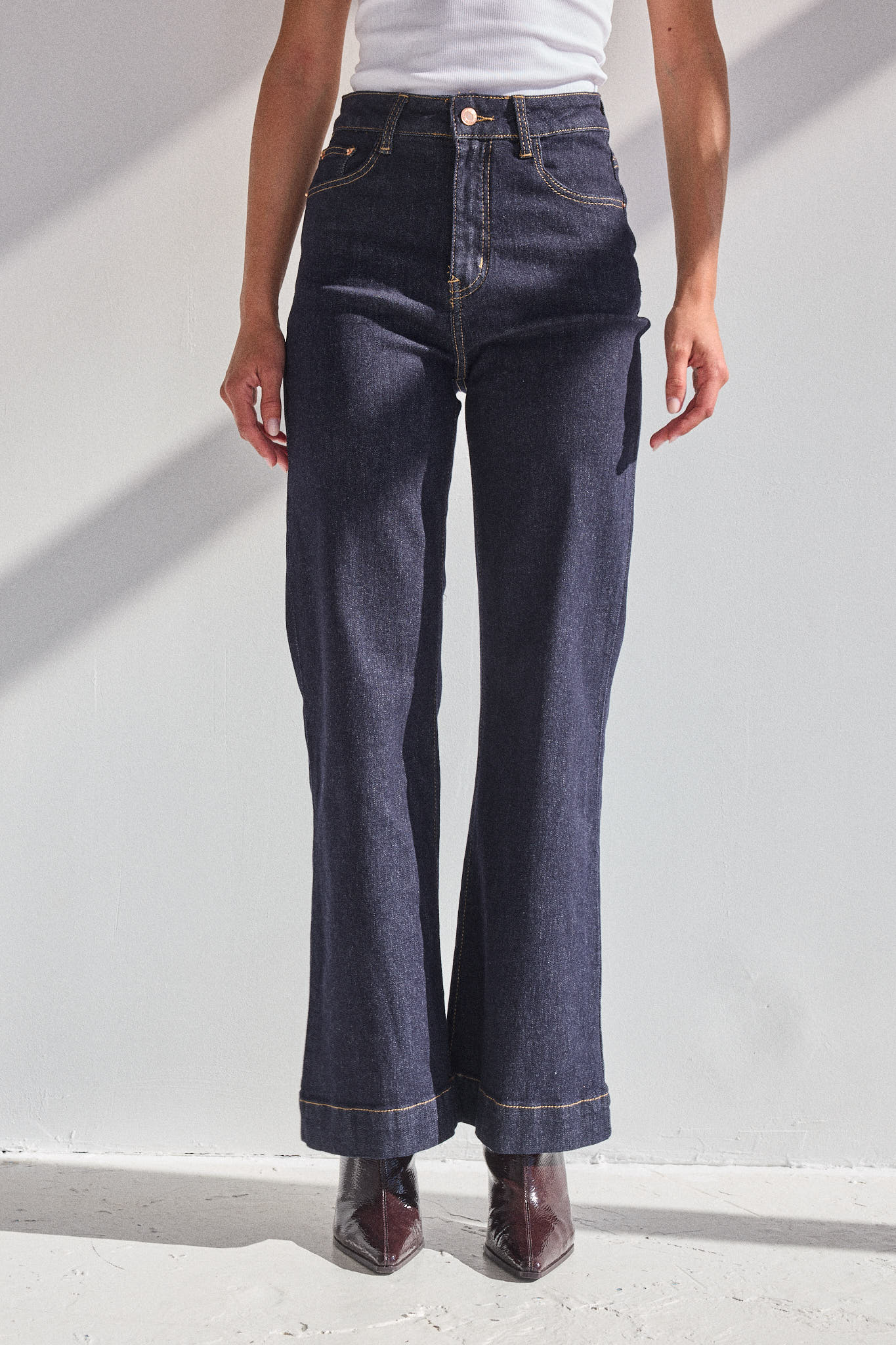 AVA - Jean Bootcut Taille Haute & Bleu Brut Profond