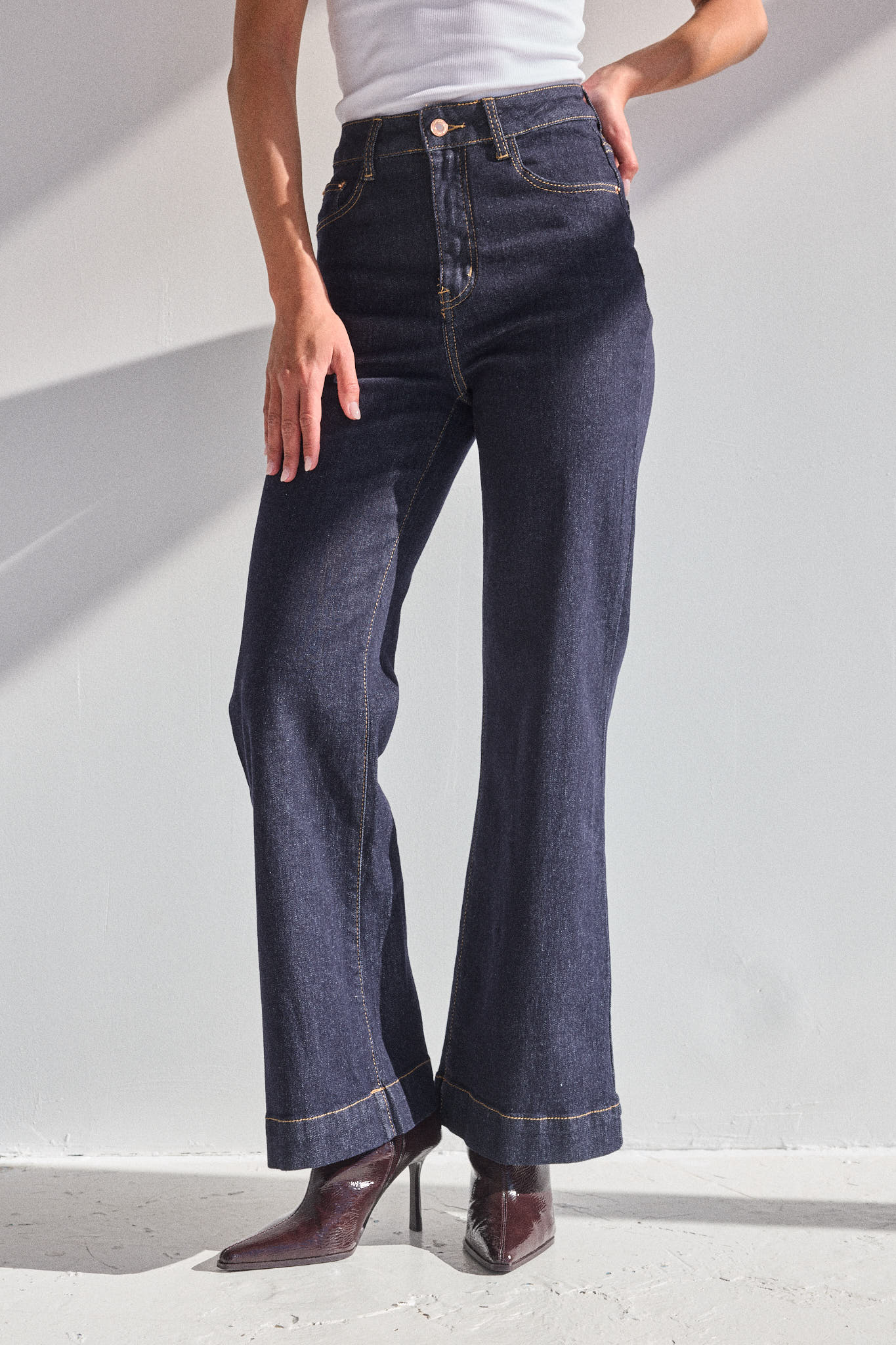 AVA - Jean Bootcut Taille Haute & Bleu Brut Profond