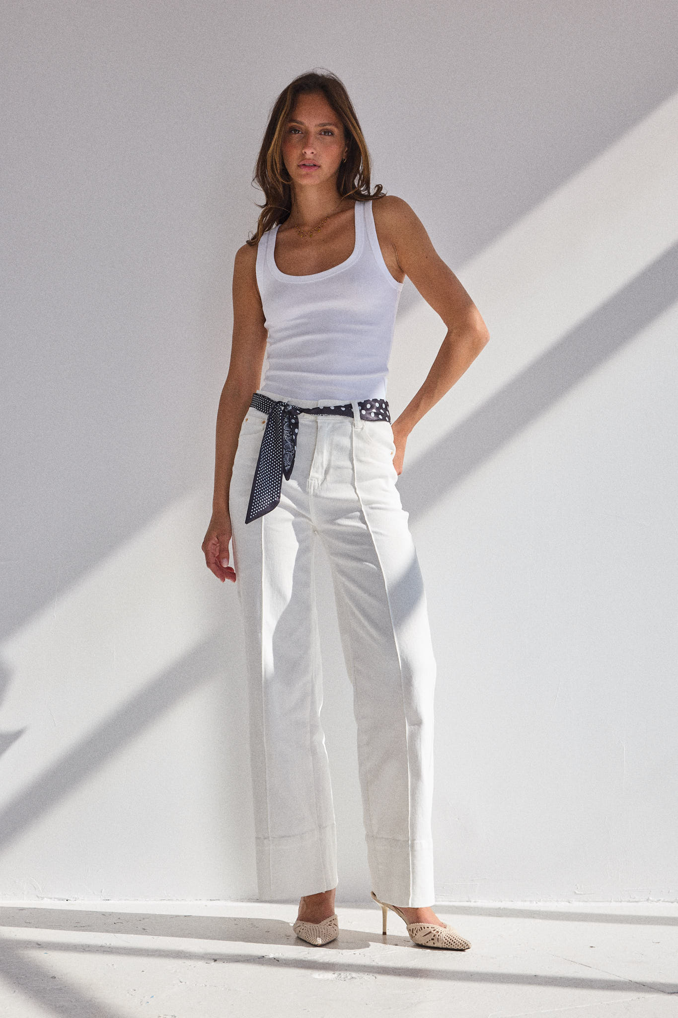 IRIS - Jean Droit Blanc & Plis Plaqués