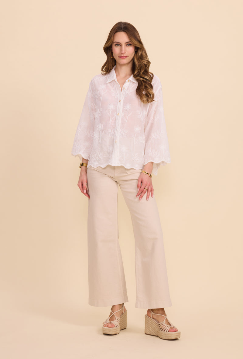 Chemise avec broderies