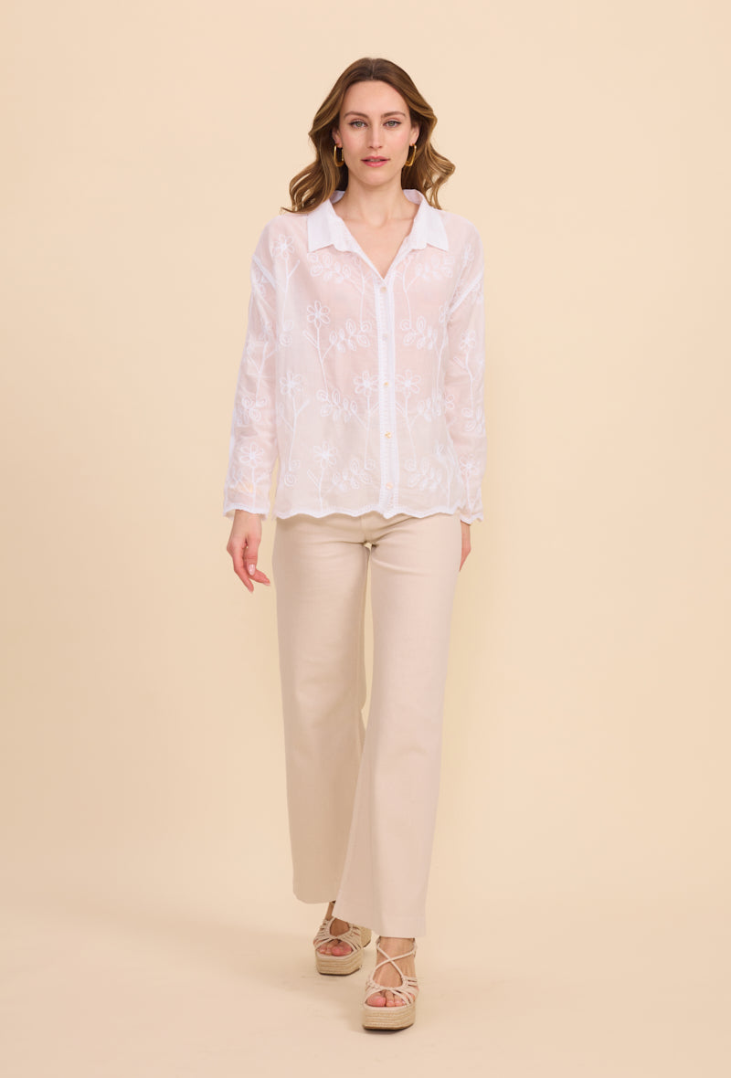 Chemise avec broderies