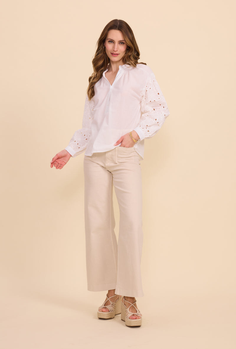 Chemise en coton, col tunisien, avec manches brodées