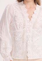 Blouse en coton avec broderies