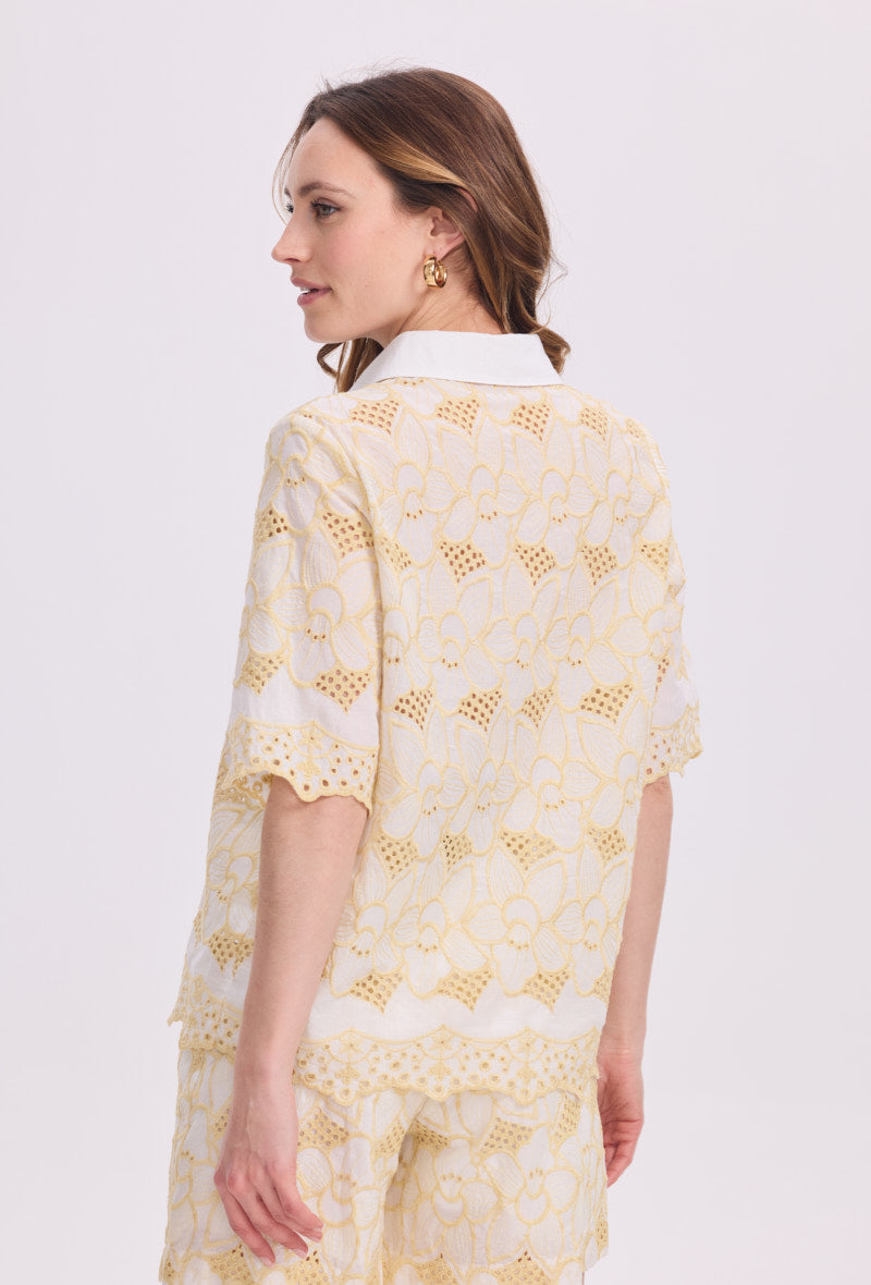 Ensemble en coton, short et chemise avec broderie