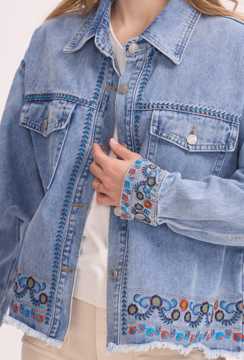 Chemise en jeans avec broderies
