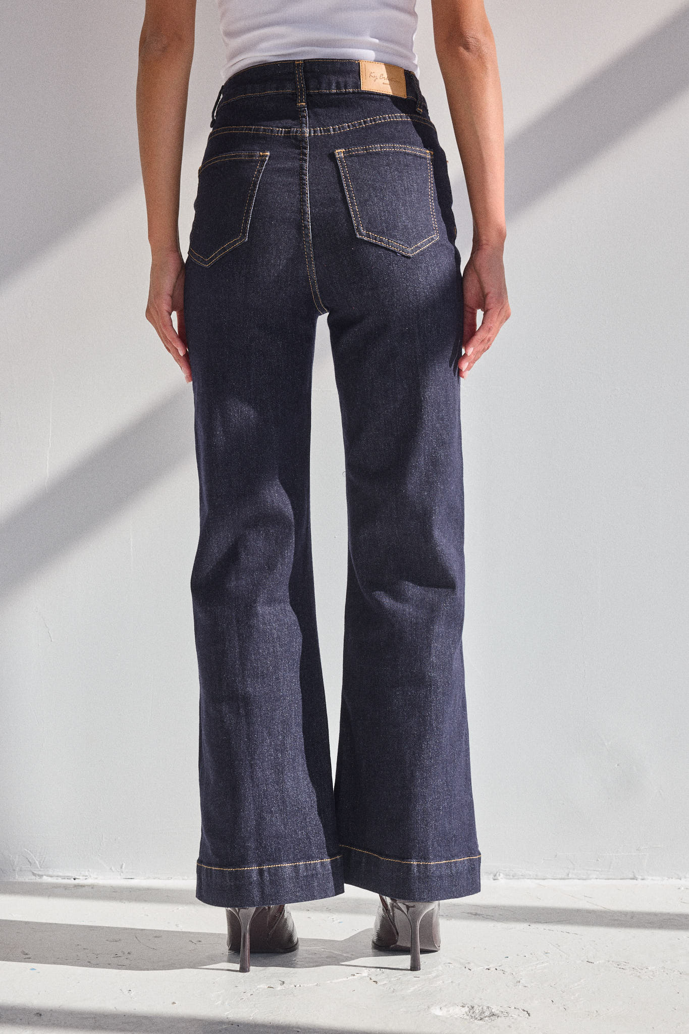 AVA - Jean Bootcut Taille Haute & Bleu Brut Profond